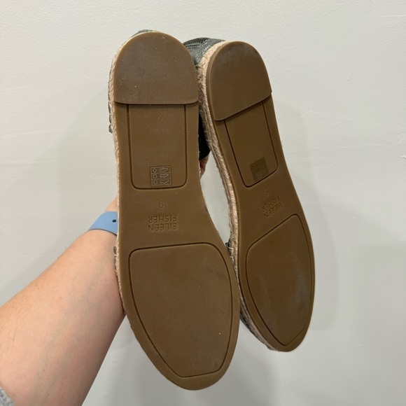 Eileen Fisher Coy Metallic Flat Espadrille Sandal Closed Round Toe Size 9 - Picture 5 of 7